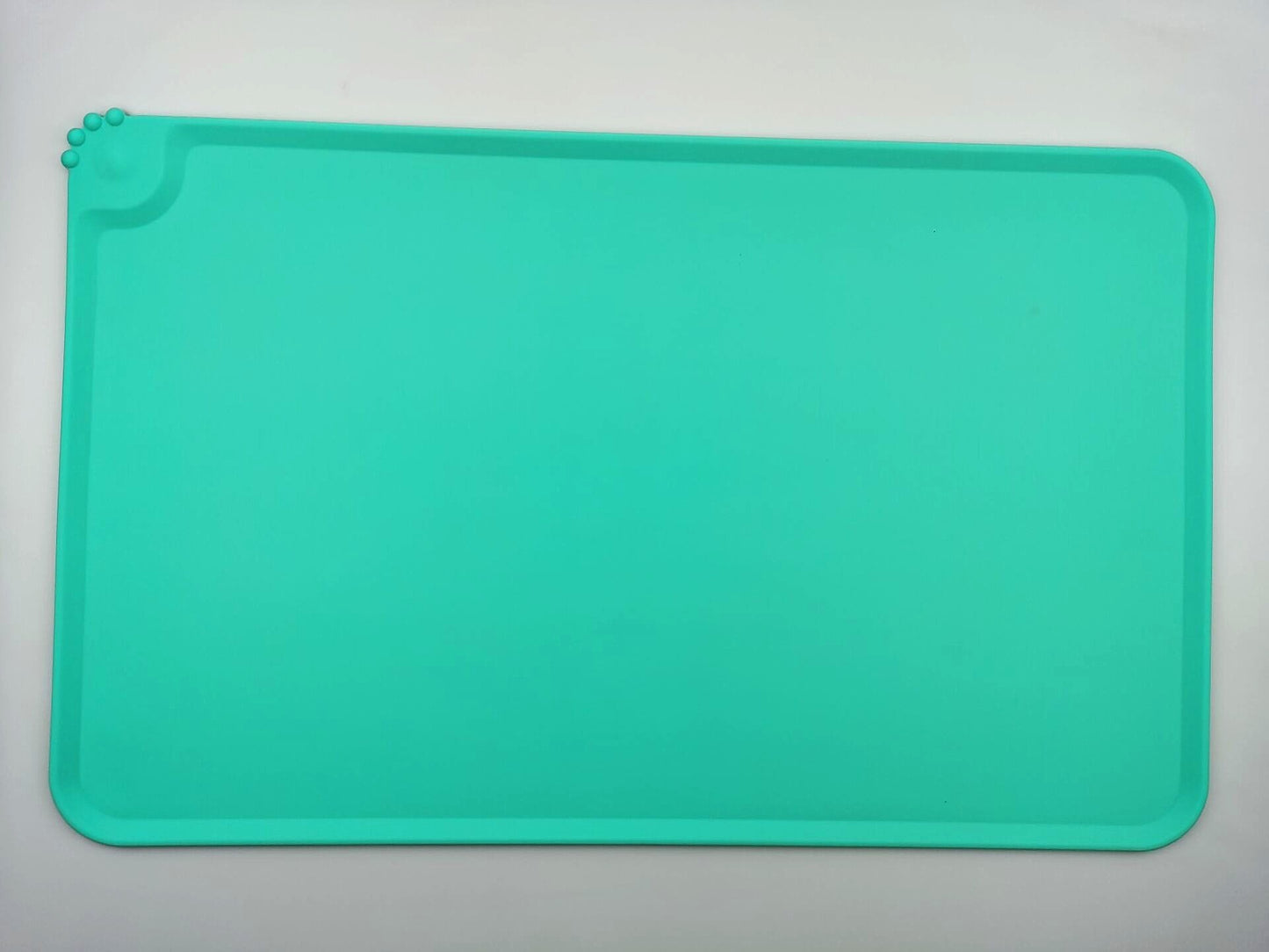 EcoTail™ Non-Slip Silicone Pet Feeding Mat – Waterproof Food & Water Bowl Pad (EcoSafe)
